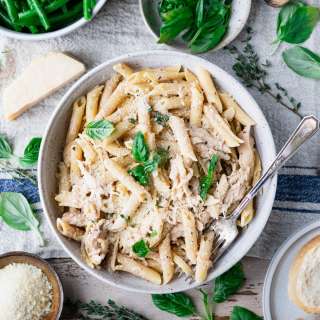 Crock Pot Garlic Parmesan Chicken Pasta