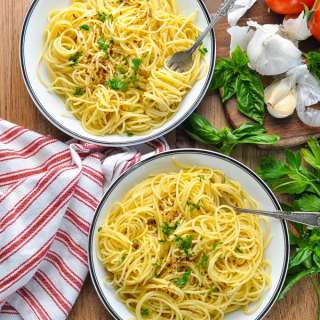 3-Ingredient Spaghetti Aglio e Olio
