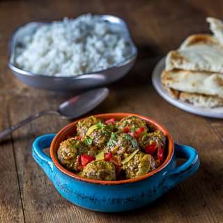 Kofta Kari Recipe - Meatballs in Spicy Curry Sauce