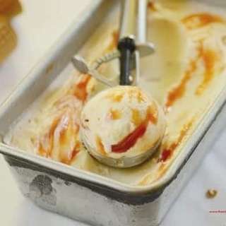 Sweet Guava-and-Cream Ice Cream (Sorvete Nata Goiaba)