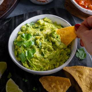 Easy 4 Ingredient Guacamole
