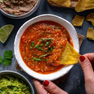 Easy Homemade Salsa (Salsa Roja)