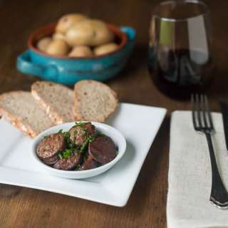 Chorizo in Wine Sauce - Chorizo al Vino