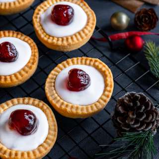 Easy Iced Mince Pies