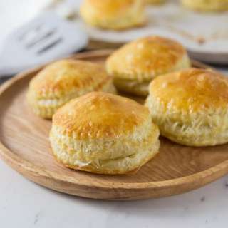 Spicy Beef Puff Pastries - Pastelitos de carne