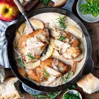 Skillet Chicken with Apples and Onions