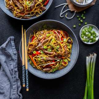 Easy Beef Chow Mein (Chinese Takeaway Copycat)