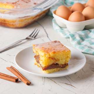 Honey Bun Cake