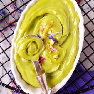 Mousse de Abacate (Eggless Avocado Mousse)
