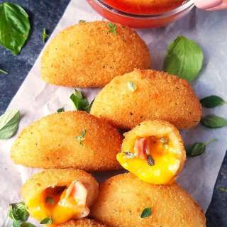Rissoles (Brazilian Risoles)