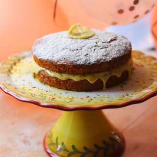 Banana Cake With Cream Cheese Frosting