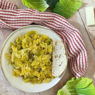 Verza Stufata - Italian Braised Savoy Cabbage