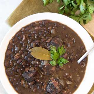 Slow Cooker Black Beans [Brazilian Style]