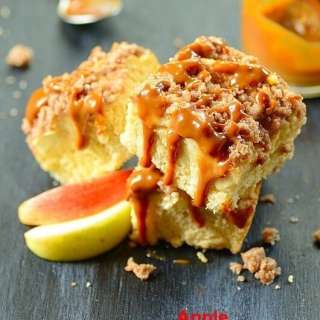 Apple Crumb Cake (Cuca de Maçã)