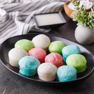 Vietnamese Steamed Rice Cakes