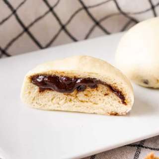 Pillowy Steamed Chocolate Buns