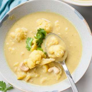Curried cauliflower soup with coconut milk