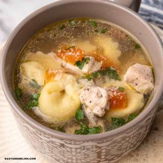 Capelete in Brodo (Sopa de Capeletti)