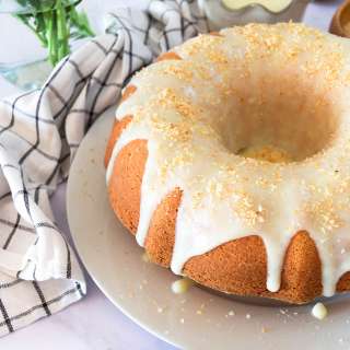 Coconut Bundt Cake (Bolo de Coco)