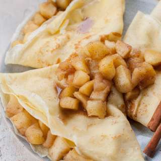 Apple crepes