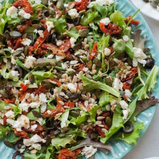 Sun-dried tomato salad with olives and feta