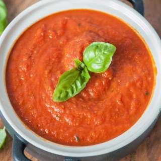 Marinara Sauce Recipe (quick & easy!)