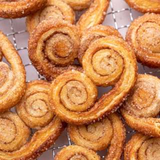 Palmiers – 3-ingredient Puff Pastry Cookies (video)