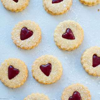 Linzer Cookies (video)