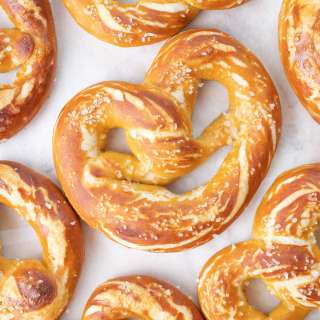 German Pretzels (Soft Pretzels)
