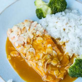 Salmon with almonds and orange ginger sauce