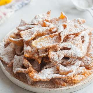 Chrusciki recipe (Faworki or Polish angel wings) - video
