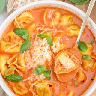 Tomato Tortellini Soup