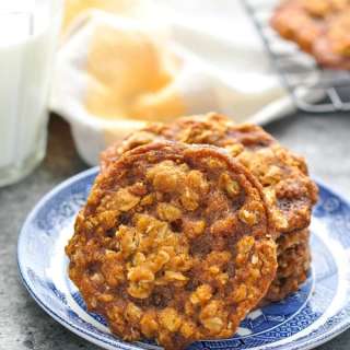 Easy Oatmeal Cookies with Ginger and Molasses