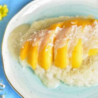 Thai coconut sticky rice with mango