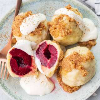 Polish Plum Dumplings (Knedle ze śliwkami)