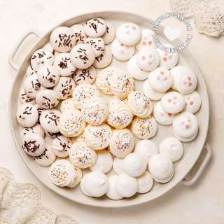 Suspiritos [Recipe + Video] (Merenguitos Meringue Kisses)