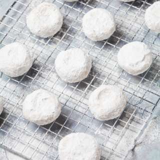 Greek Cookies (Kouradiedes) Recipe