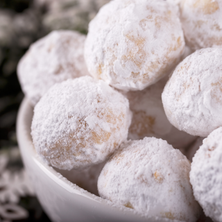 Authentic Greek Kourabiedes Recipe