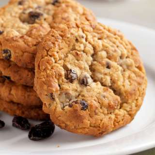 Kids' Favorite Chewy Oatmeal Cookie Recipe