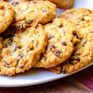 Holiday Oatmeal Cookies Recipe