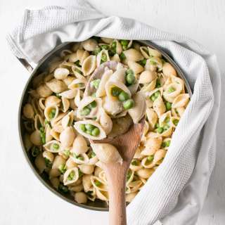 Lemon & Pepper Alfredo Pasta Shells with Peas