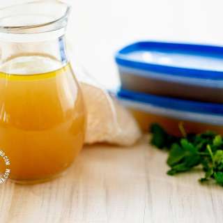 [Recipe + Video] Consome de pollo or Homemade Chicken Broth