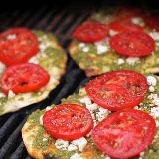 Grilled Pesto Pizzas