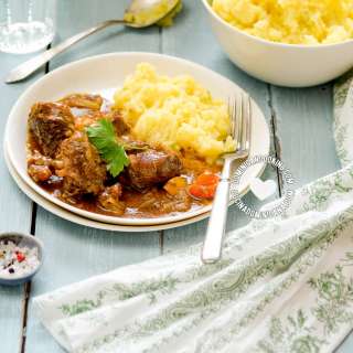 Conejo Guisado Recipe (Easy Braised Rabbit)