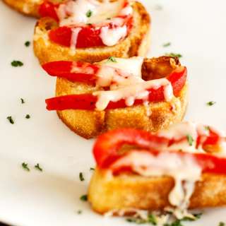 Roasted Red Pepper Bruschetta