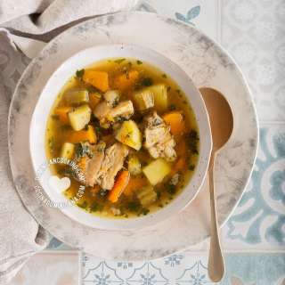 Caldo de Res o Sopa de Hueso (Beef Bone Soup)