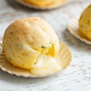 Baked Yuca Cassava and Cheese Balls Recipe