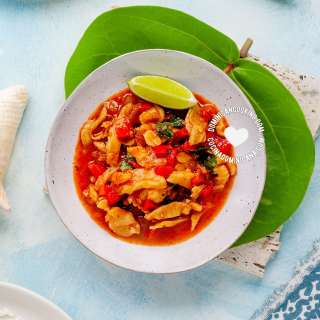 Lambí Guisado [Recipe + Video] Stewed Conch