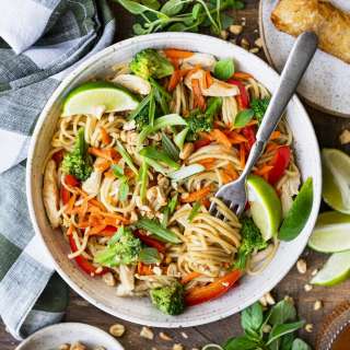 Lo Mein with Chicken and Broccoli ("Chinese Noodles")