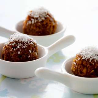 Jalao [Recipe + Video] Honey and Coconut Balls